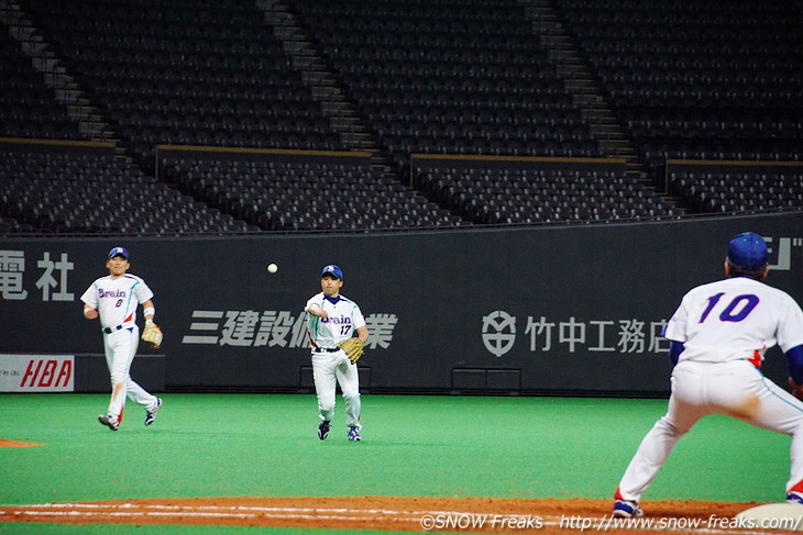 井山敬介さん率いる野球チーム「NEW WALK YANKEES」 vs Brain presents タマキちゃんを応援しよう!!チャリティーゲーム in 札幌ドーム